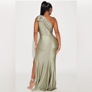 Fashion Nova Gabriette Maxi Dress- Sage